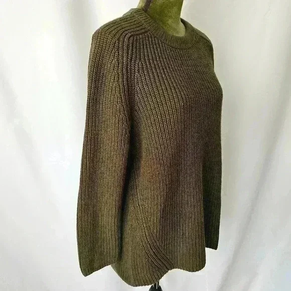 Express Crew Neck Oversized Shaker Knit Sweater, Dark Olive, Size S - Picture 8 of 9